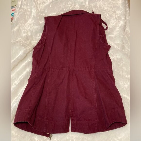 Burgundy utility vest - Picture 3 of 4